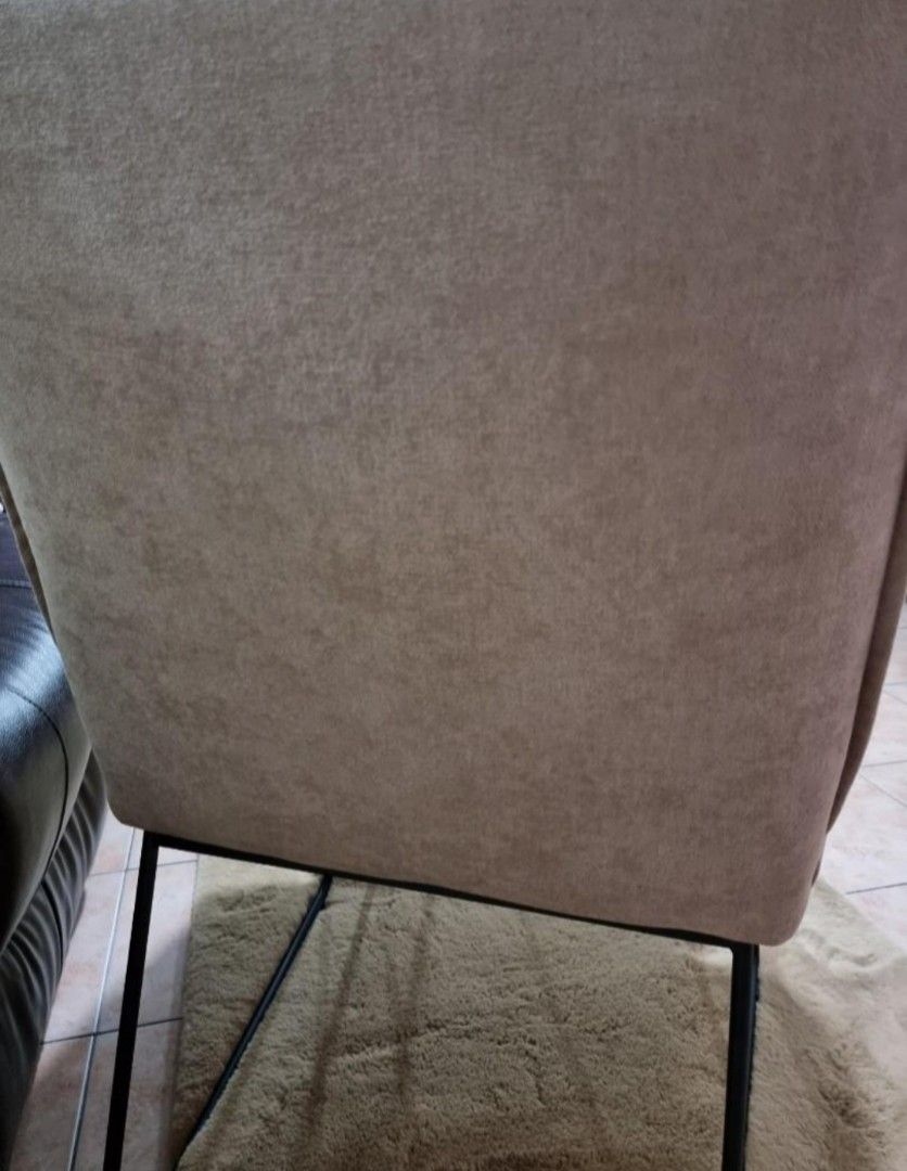Accent chair with foot rest (Category: Chairs) located in Las Pinas. Submitted by luxeprelovedstuff (Listing ID 1353236510, Image 3). Description: accent chair w/ foot rest beige color- neutral like new selling low for pick up only (las piñas) pm for inquiries.