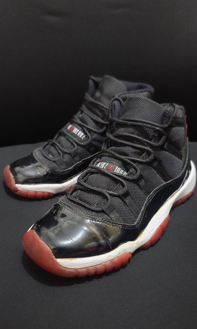 Air Jordan 11 Retro Playoffs Bred (Category: Sneakers) located in Cagayan de Oro. Submitted by buchick1015 (Listing ID 1353345538, Image 1). Description: FS: Air Jordan 11 Retro Playoffs Bred Size: US 6Y, EUR 38.5, 24cm has some signs of usage, but it is still spiky and presentable. Issue: has some reglue Loc: Uptown, CDO If for shipping, just add 100 for shipping fee.