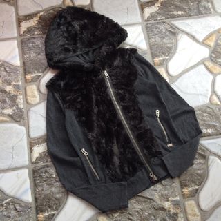 (Category: ) located in . Submitted by streetluxwear (Listing ID 1353242619, Image 1). Description: .
