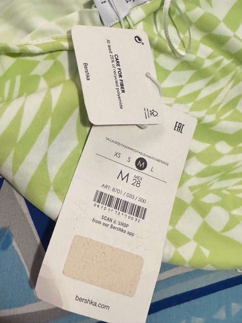 Bershka Retro Print Halter Bodysuit (Category: Others Tops) located in Valenzuela. Submitted by under.wraps (Listing ID 1353300378, Image 3). Description: .