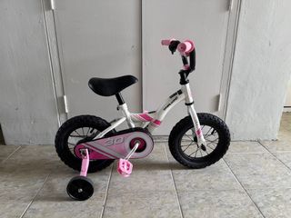 (Category: ) located in . Submitted by mitzihowe (Listing ID 1353242032, Image 1). Description: .