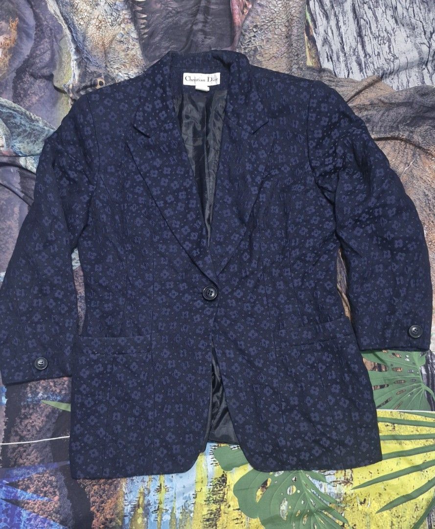 Christian dior blazer/coat (Category: Luxury Apparel) located in Pili. Submitted by the_g_thrift (Listing ID 1353266385, Image 1). Description: christian dior (authentic) size: 14 on tag dimes: 22 x 29 excellent condition (large- xl women).