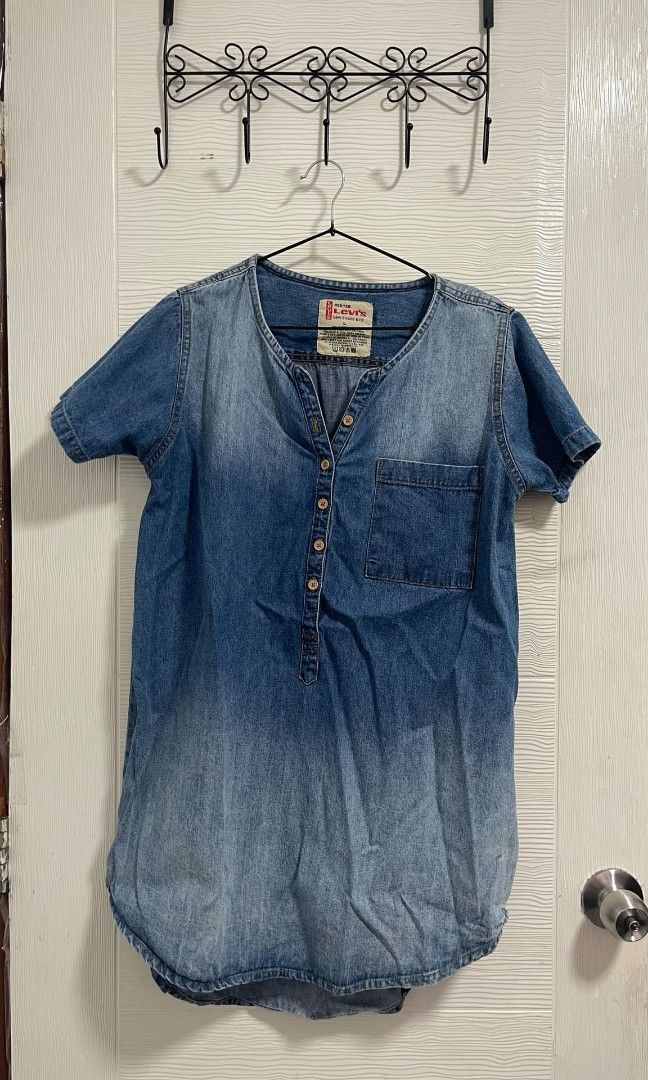 Denim dress (Category: Dresses) located in Valenzuela. Submitted by declutter028 (Listing ID 1353377664, Image 1). Description: preloved.