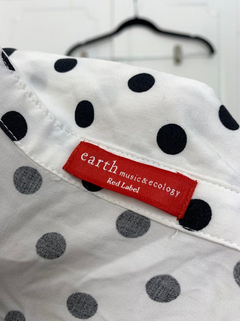Earth Music&Ecology Button Up Blouse (Category: Blouses) located in Taguig. Submitted by thriftygrabs (Listing ID 1353270990, Image 3). Description: .