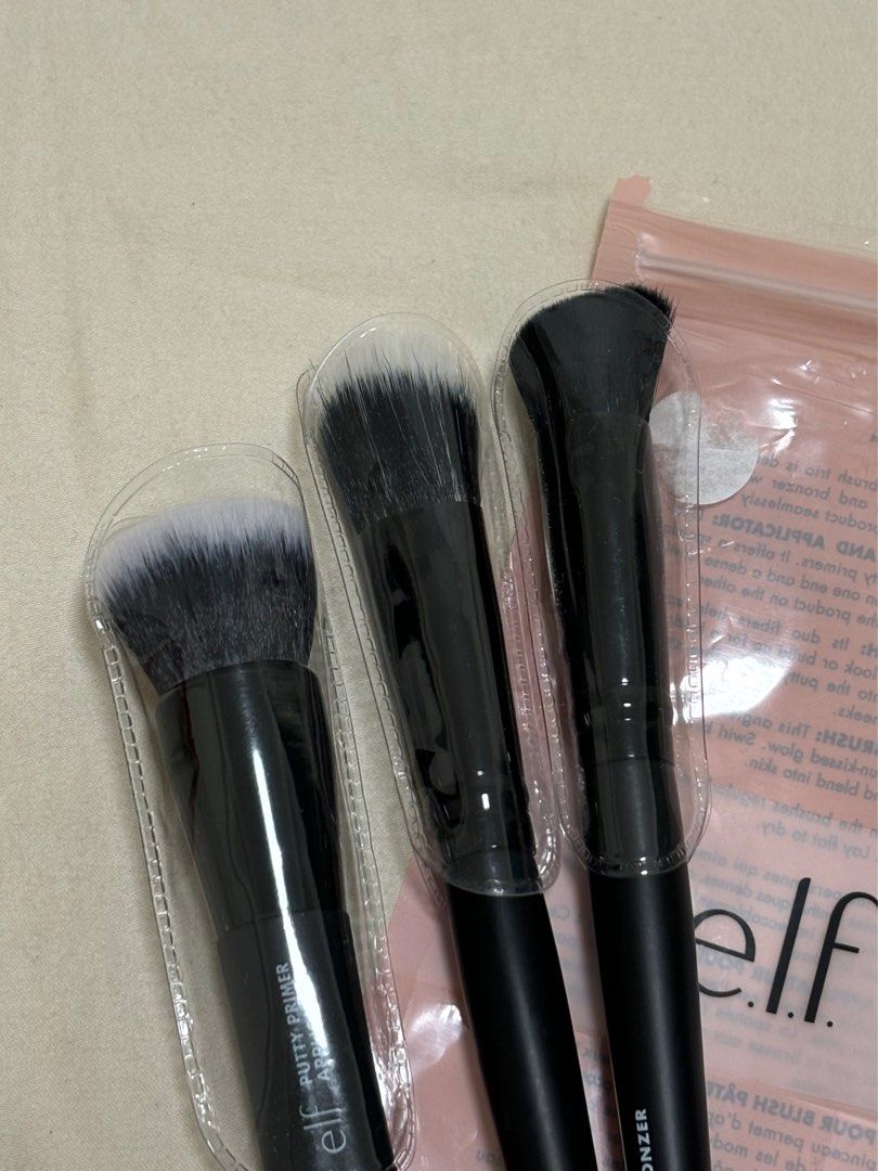Elf Putty Brush Set (sold as set) - blush, contour, primer (Category: Makeup) located in Manila. Submitted by soldforfun (Listing ID 1353372174, Image 2). Description: - only used the cheek brush.