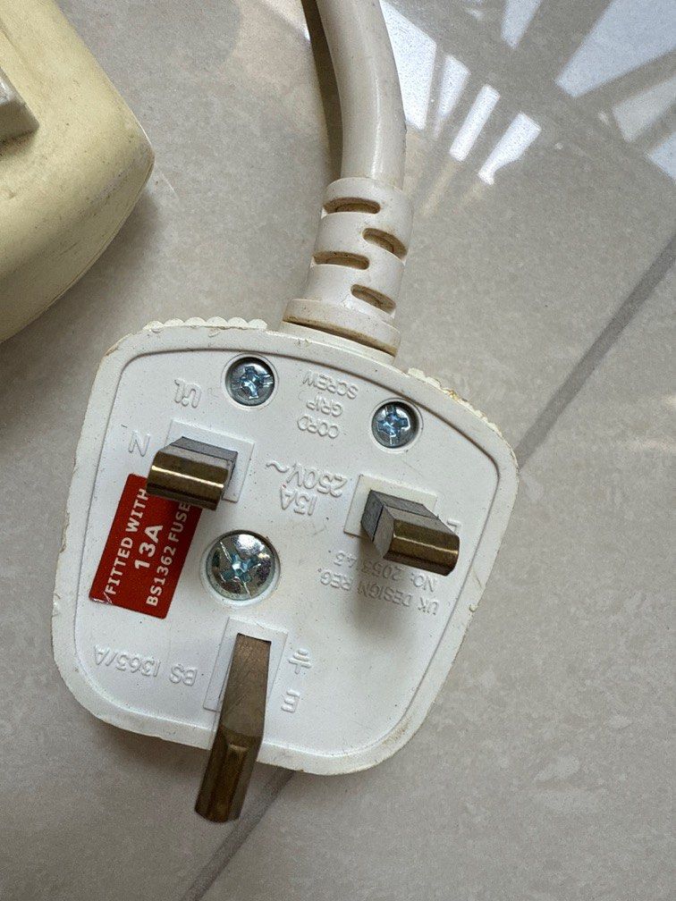 Extension Socket (Category: Electrical, Adaptors & Sockets) located in Singapore. Submitted by jenliewsg (Listing ID 1353243920, Image 2). Description: .