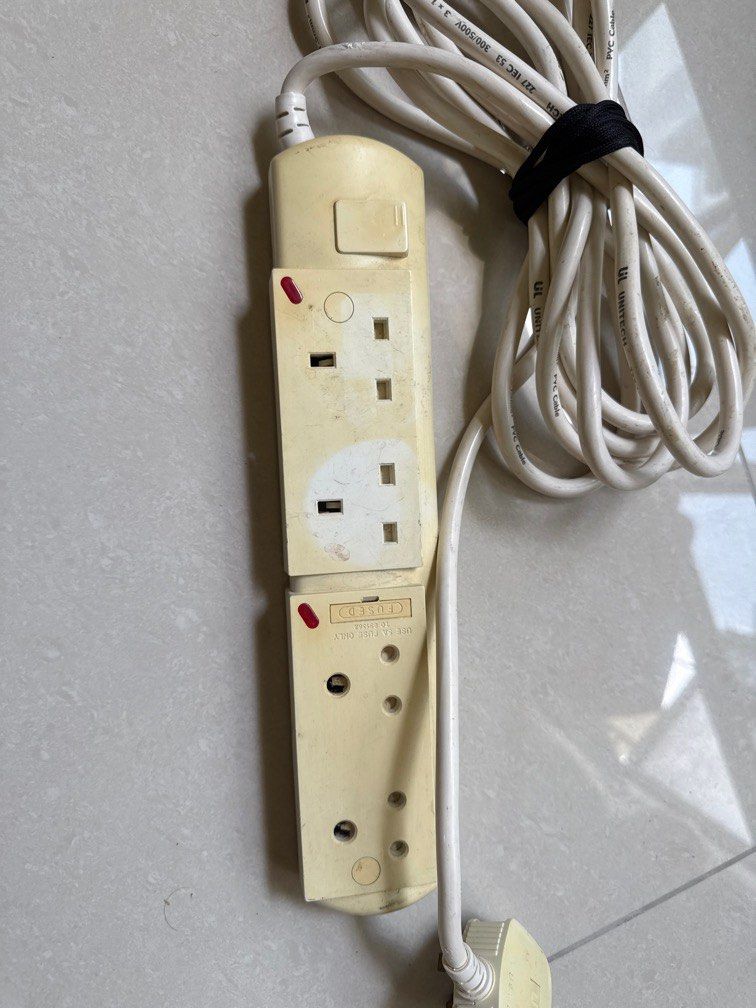 Extension Socket (Category: Electrical, Adaptors & Sockets) located in Singapore. Submitted by jenliewsg (Listing ID 1353243920, Image 3). Description: .