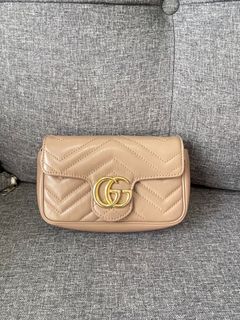 (Category: ) located in . Submitted by wardrobeclearance12 (Listing ID 1353308621, Image 1). Description: .