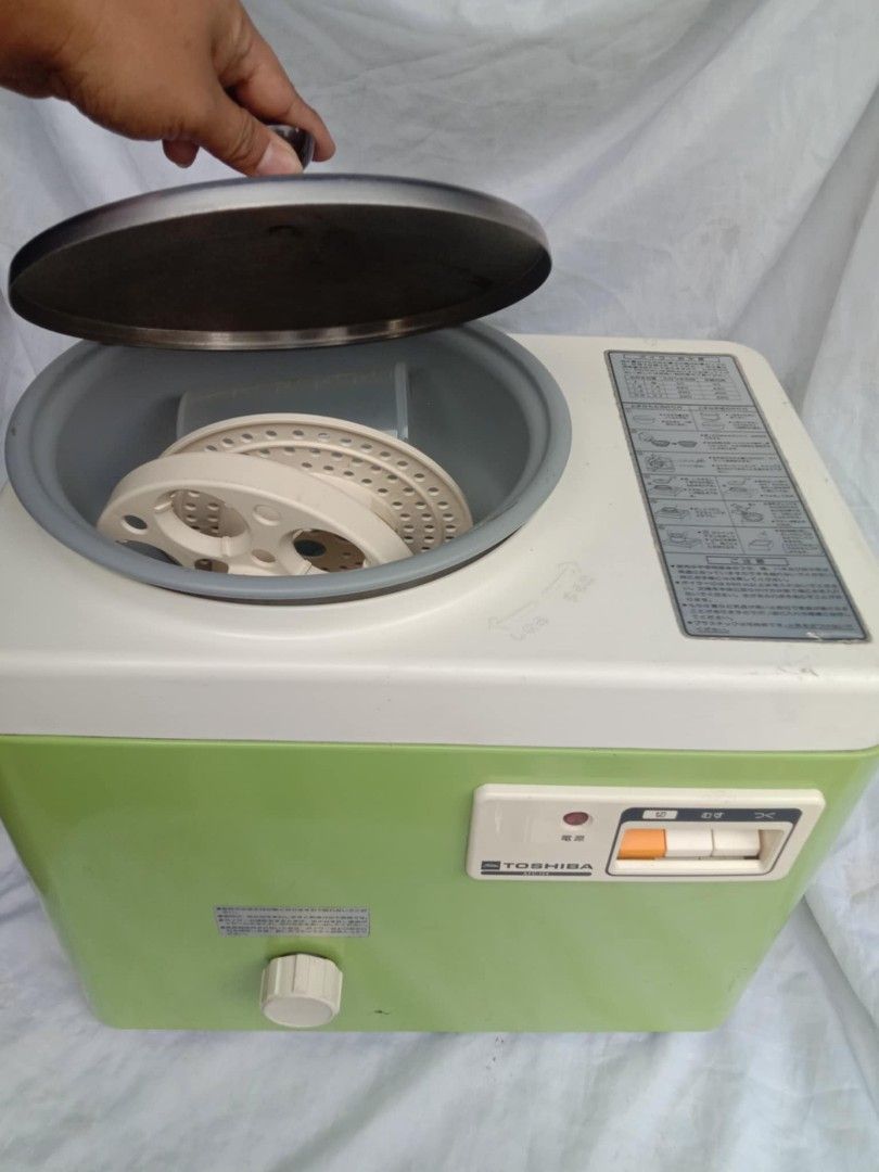 Japan quality Bread maker In Good condition 110v ac 850php (Category: Breadmakers) located in Quezon City. Submitted by jpnvintageonline (Listing ID 1353251396, Image 1). Description: Japan quality Bread maker In Good condition 110v ac 850php.