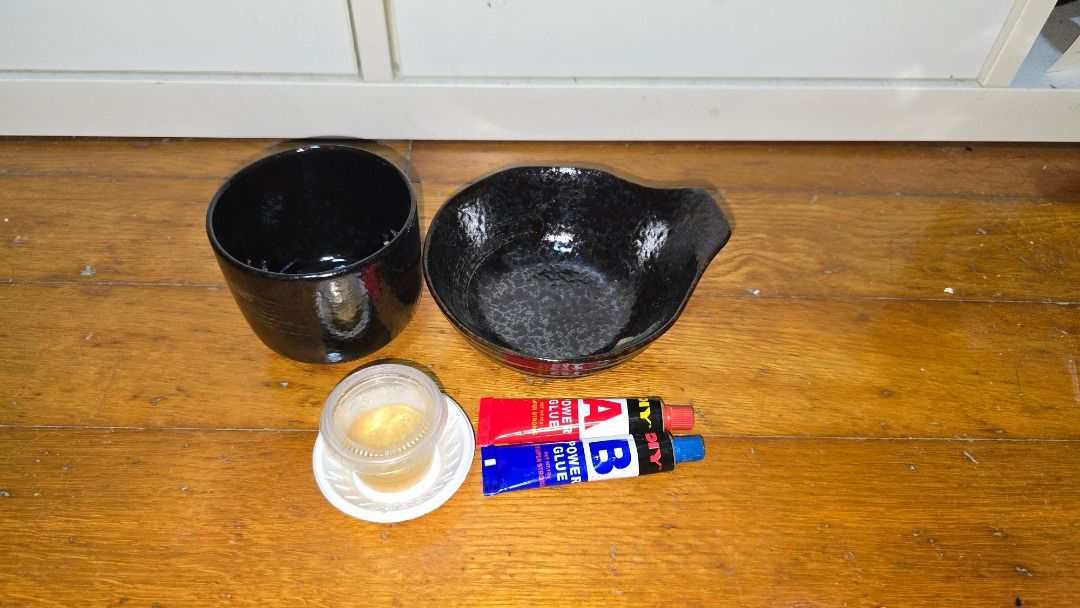 Kintsugi Kit (Category: Handmade Craft) located in Singapore. Submitted by bryan.chihan (Listing ID 1353401807, Image 1). Description: Japanese art of Kintsugi (repairing pottery with gold and glue) Never used, in original packaging. Perfect as a gift for a friend to try some handicraft. Break the bowl, mix the glue with the gold paint, and have your own piece of art work. Price slightly negotiable, drop me a DM. Other Meet-up locations can be di