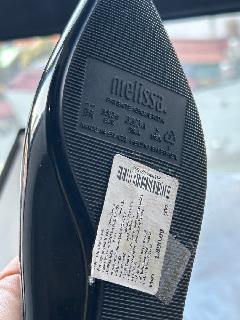 Melissa SHE AD BLACK (Category: Flats & Sandals) located in Pasig City. Submitted by pechicola (Listing ID 1353216690, Image 3). Description: Please see minor dent (photo 4) RFS: not my size .