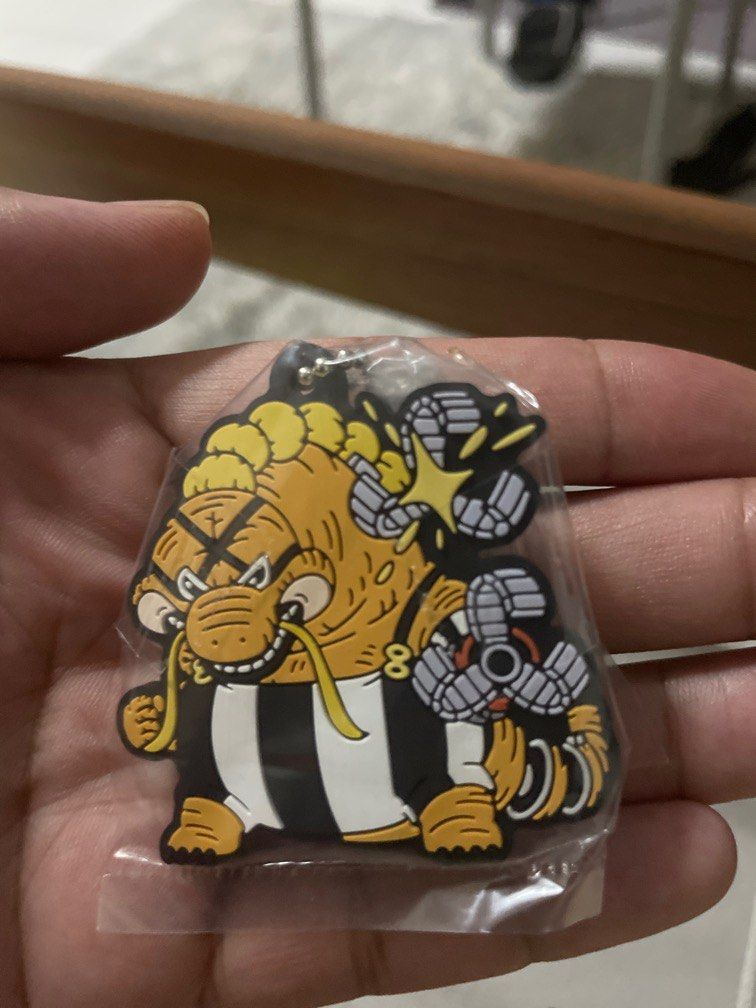 One Piece Keychain - Queen - Bandai Gashapon Japan (Category: J-Wave Merchandise) located in Singapore. Submitted by dreixwolfe (Listing ID 1353342842, Image 1). Description: From gashapon in Japan Can arrange normal mail with additional fee .