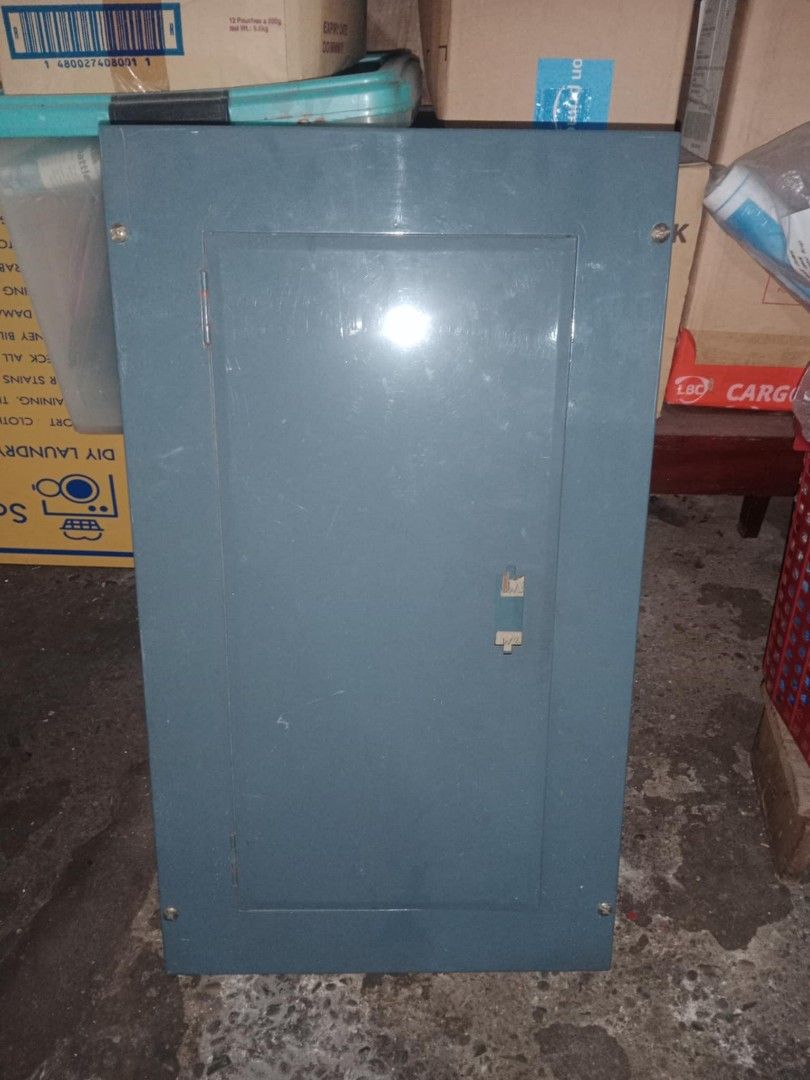 Panel board 16 branches (Category: Construction & Building Materials) located in Caloocan City. Submitted by bigpoppadre (Listing ID 1353403680, Image 2). Description: Panel box 16 branches (bolt on) missing lock only 100 amps 3-phase GE main circuit breaker 15 amps bolt on GE circuit breakers (13 pieces) Item is not being used; needs cleaning Buyer will shoulder delivery fee Price is negotiable posted in other groups.