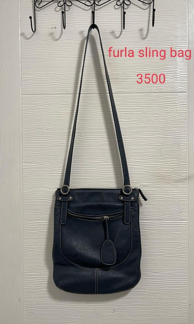 Furla (Category: Cross-body Bags) located in Valenzuela. Submitted by declutter028 (Listing ID 1353382597, Image 1). Description: furla sling bag...
