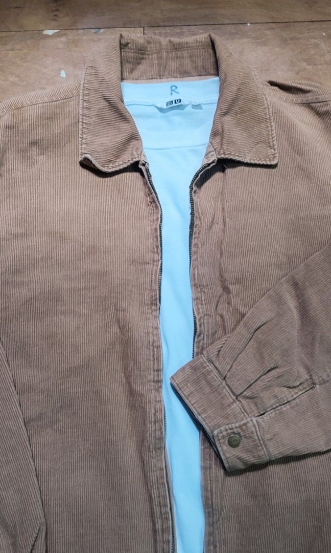 Random Corduroy Jacket With Uniqlo Tshirt Set (Category: Sets & Coordinates) located in Manila. Submitted by kenthrift2000 (Listing ID 1353378543, Image 2). Description: -Random Corduroy Jacket Missing Zipper 23x28 -Uniqlo plain white shirt May stains but barely noticeable 21.5x26 Selling as set sobrang clean 🤌.