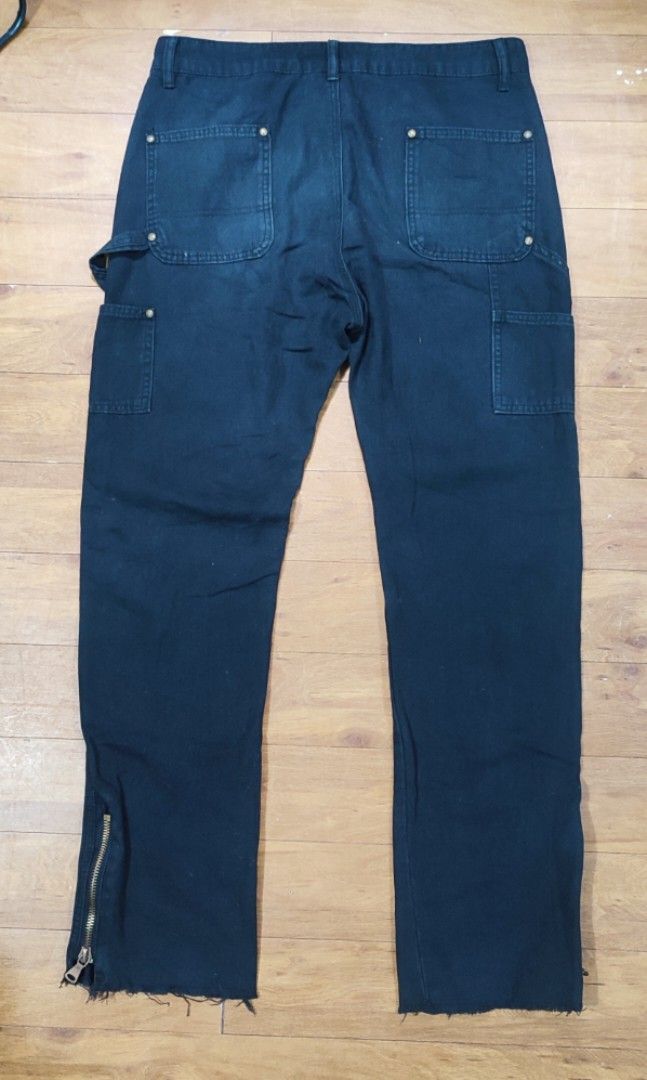Random Double Knee Pants (Category: Jeans) located in Manila. Submitted by kenthrift2000 (Listing ID 1353375072, Image 2). Description: Random Double Knee Pants 🤌 Carhartt Vibes W33xL42 Freeship 📦 Jnt/Lalamove.