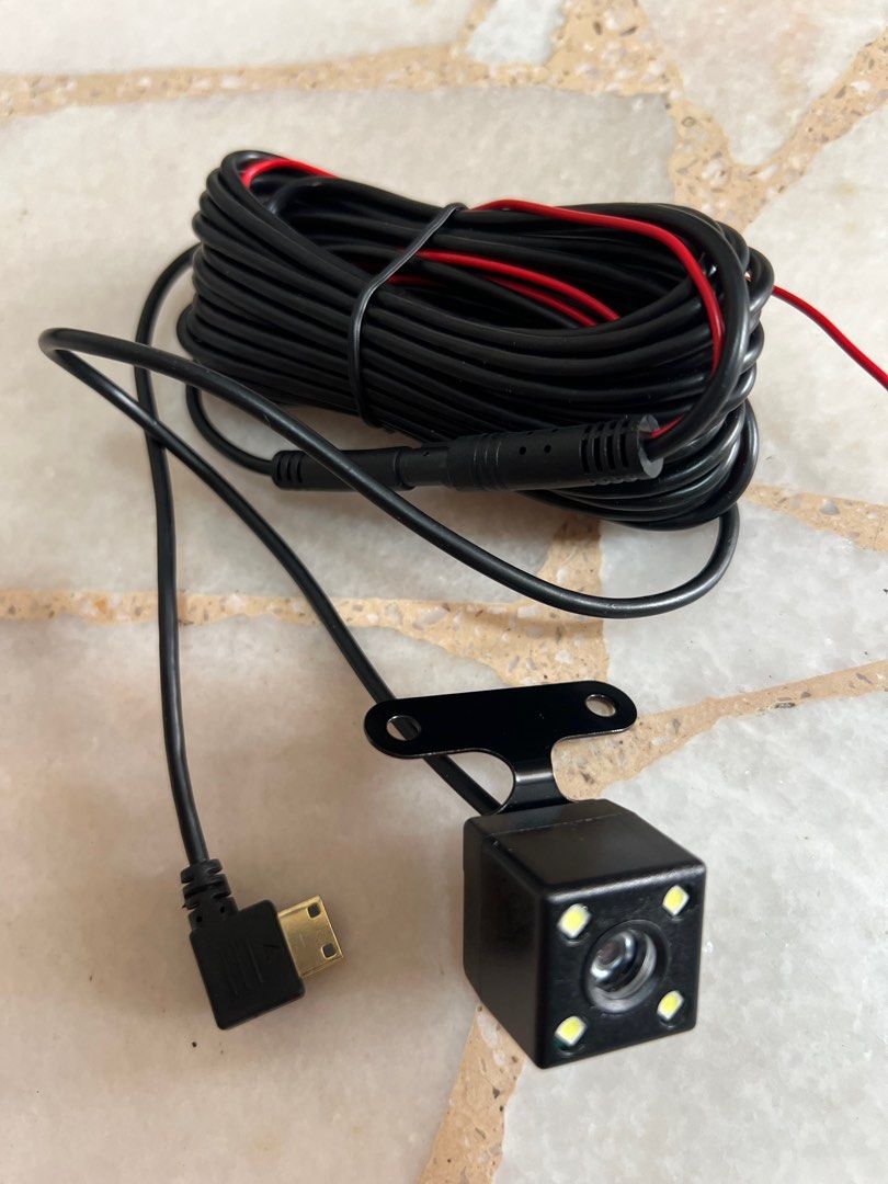 Reverse Camera (Category: Cameras & Sensors) located in Singapore. Submitted by sellingaway25 (Listing ID 1353278479, Image 1). Description: .