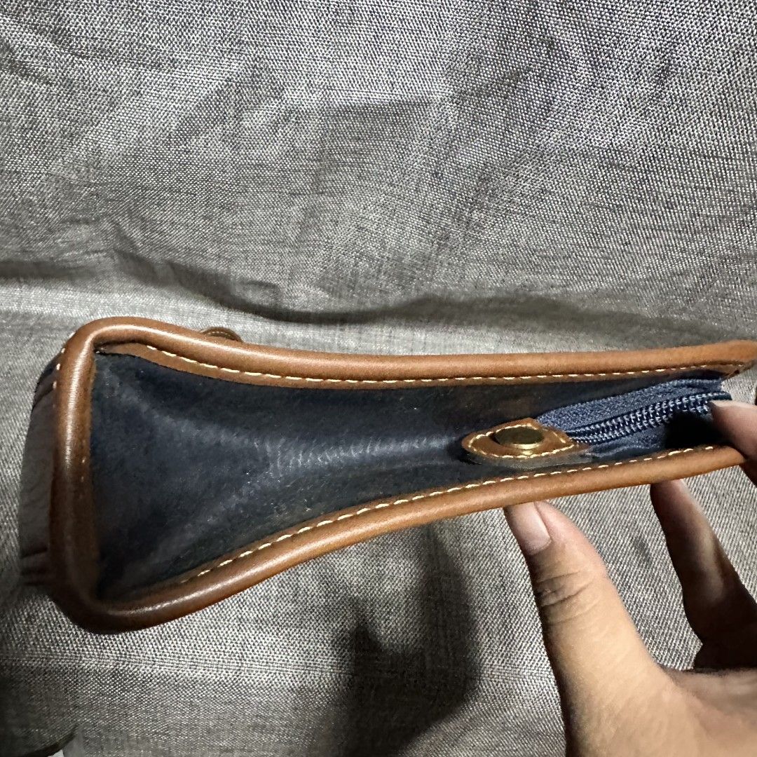 Rudolph Valentino clutch bag (Category: Luxury Bags & Wallets) located in Manila. Submitted by greyinfash06839 (Listing ID 1353342633, Image 3). Description: 🤍Price: 3,900 pesos only 🤍Item: Rudolph Valentino clutch bag 🤍Brand: Rudolph Valentino 🤍Matirial: Leather 🤍Quality: Original 🤍color: Blue 🤍Size: Medium 🤍Dimension. H: 8 L: 11 W: 2 🤍Sex: For Men 🤍Issue: Sign of use 🤍Condition Rate: 9/10 🤍Other info:.