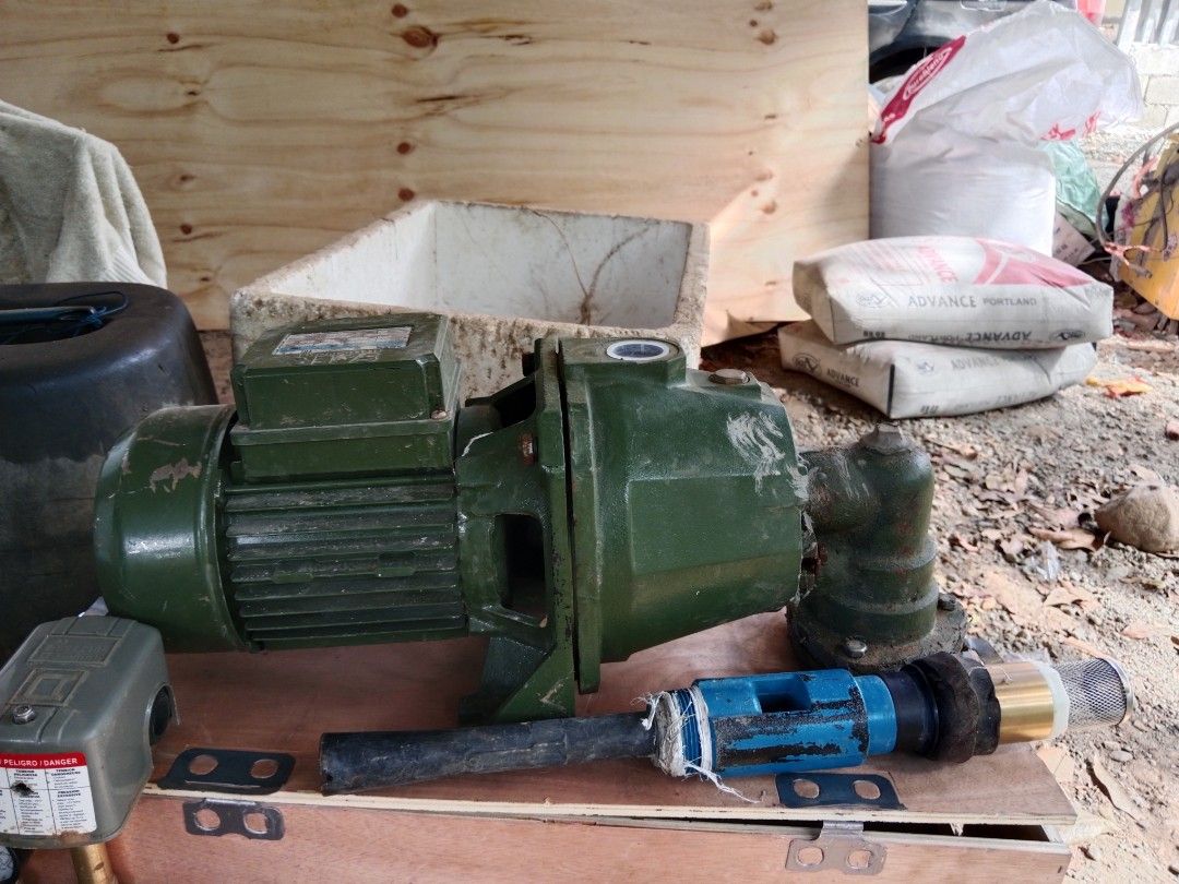 SAER Original Elecrtric deep well pump 1hp (Category: Construction Tools & Equipment) located in Manila. Submitted by arman.santos3867 (Listing ID 1353373109, Image 2). Description: -SAER orig deep well pump 1hp with ejector and and adaptor - nagpalit lng ng 2hp kaya d nagamit - high quality standard made in italy.