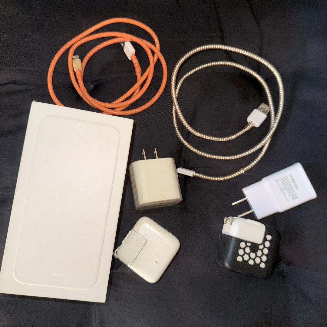 Apple Adaptor (Type C and USB) (Category: Chargers & Cables) located in Manila. Submitted by be.xquisitemnl (Listing ID 1353214589, Image 2). Description: Apple Adapter Type C 20W — Original: Php 600 Used 12W adaptor - Php 200.