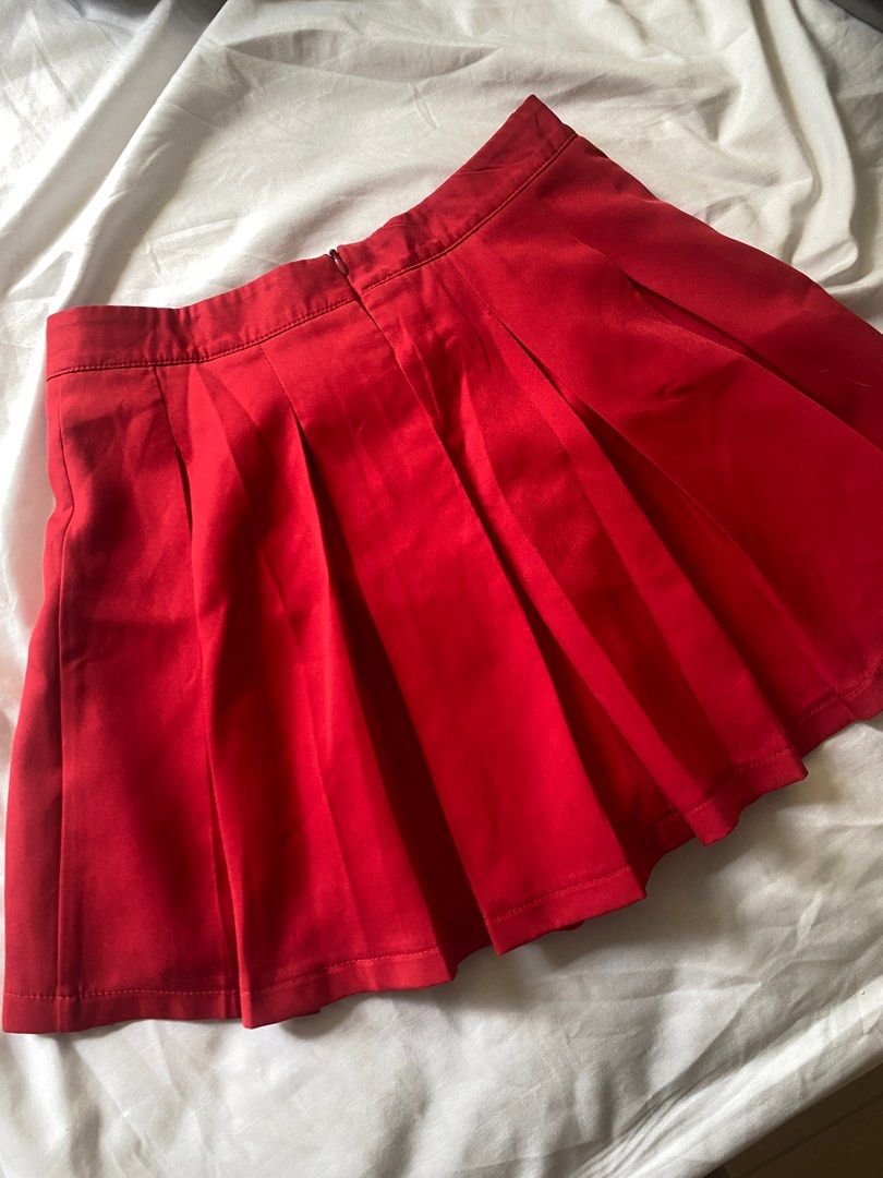 SHEIN Red Skirt/Shorts Small (Category: Skirts) located in Makati City. Submitted by supitsbea (Listing ID 1353319298, Image 3). Description: .