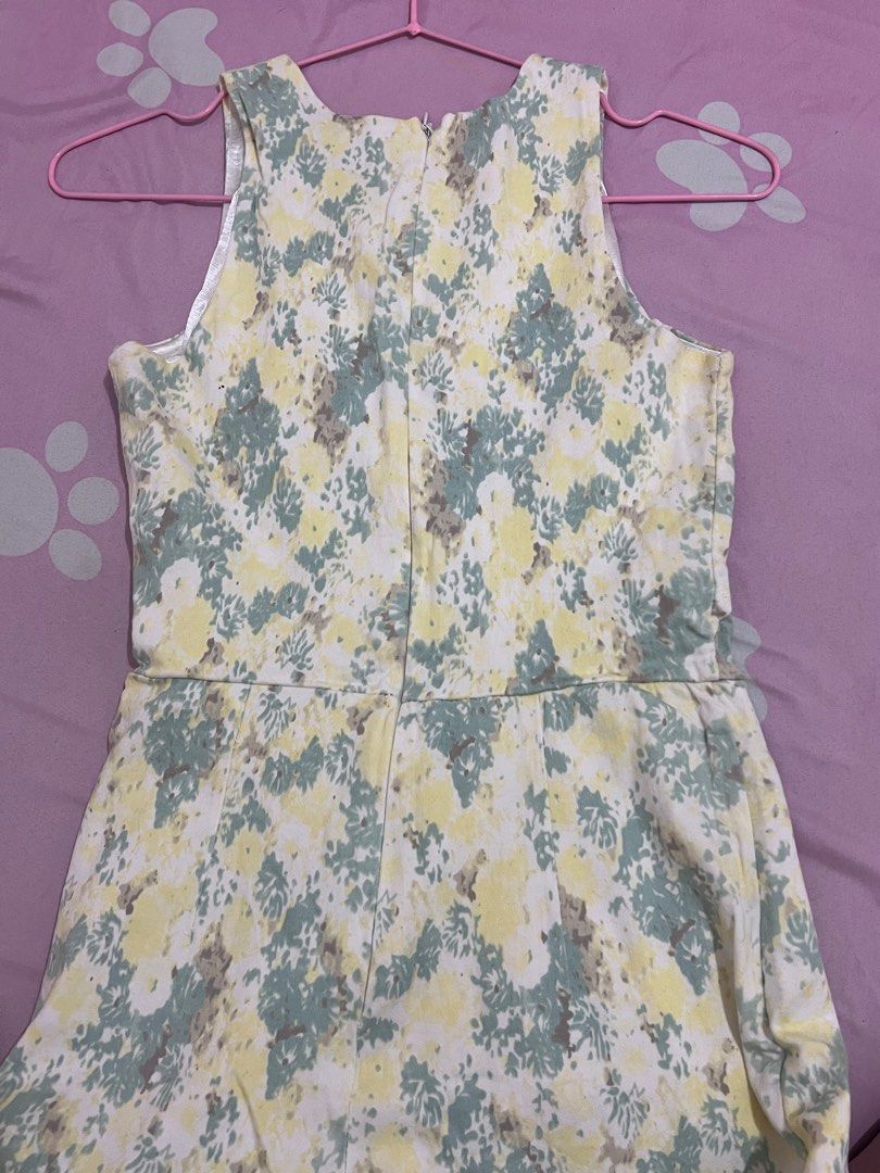 Skort Romper double lining with zipper top dress (Category: Rompers) located in Caloocan City. Submitted by rabbm (Listing ID 1353331541, Image 3). Description: Fits xs to s with zipper thick fabric bought from singapore flaw: loose thread.