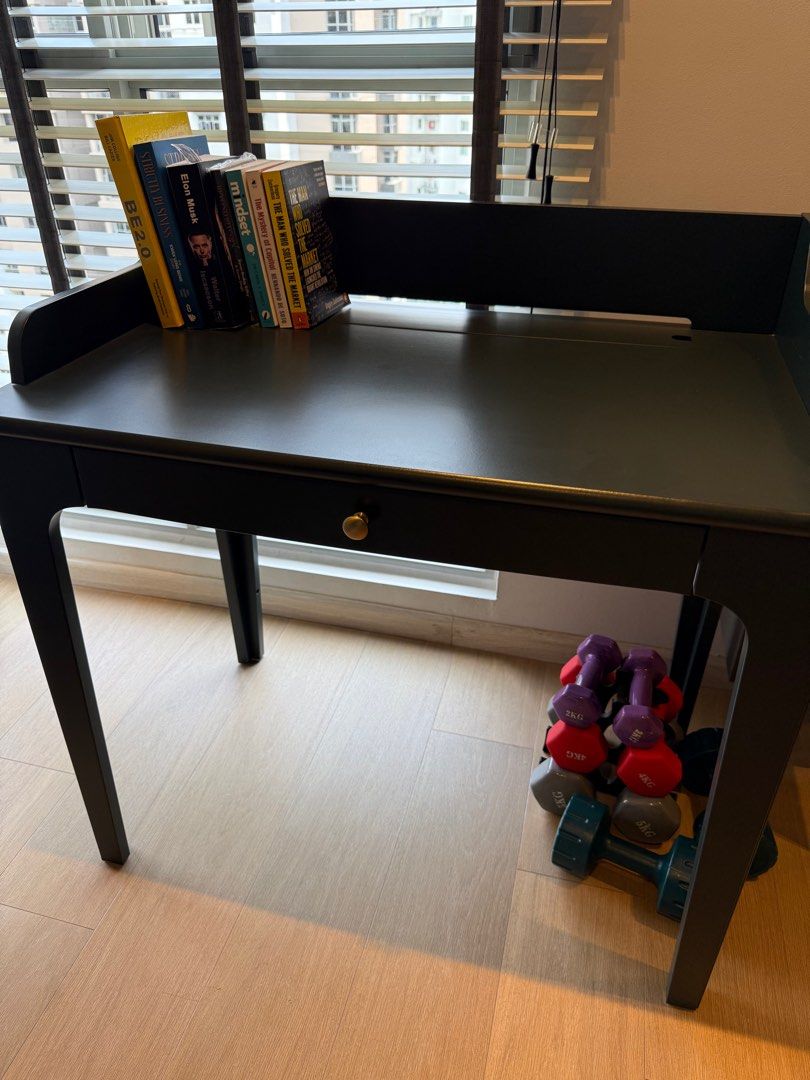 Study Table (Category: Other Home Furniture) located in Singapore. Submitted by nuclear_x (Listing ID 1353263096, Image 2). Description: Study Table 90cm x 54cm (cash and carry) Slight chip on pic 3. .