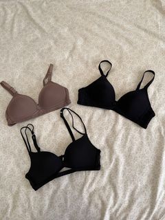 (Category: ) located in . Submitted by chic.declutter (Listing ID 1353274923, Image 1). Description: .