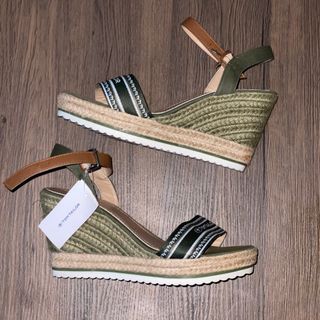 (Category: ) located in . Submitted by thrift_fits (Listing ID 1353364862, Image 1). Description: .