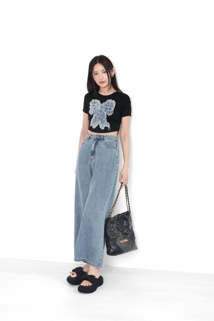 *TPZ* CLASSIC BASIC TENCEL JEANS (PETITE) IN LIGHT WASH (Category: Jeans & Leggings) located in Singapore. Submitted by fluer_dhortensia (Listing ID 1353335165, Image 2). Description: Washed but not worn. Like brand new condition. Selling ad I have this in dark wash too, so I didn't want to keep 2 of the same designs. Price negotiable for fast deal. mgplabel, lovebonito, supergurl, mds, fayth, theclosetlover, thetinselrack, doublewoot, thevelvetd