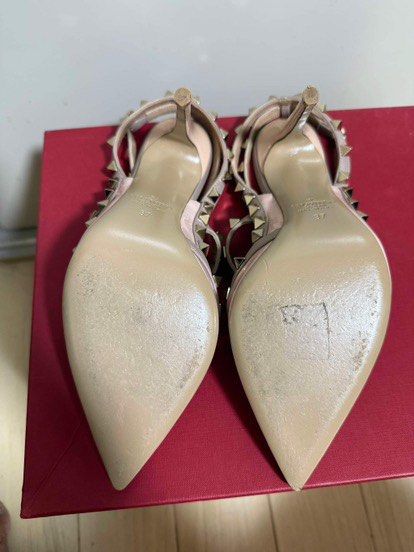 Valentino Garavani Rockstud Heels (Category: Sneakers & Footwear) located in Las Pinas. Submitted by pixterspb (Listing ID 1353385575, Image 2). Description: Complete with Box Size 37.