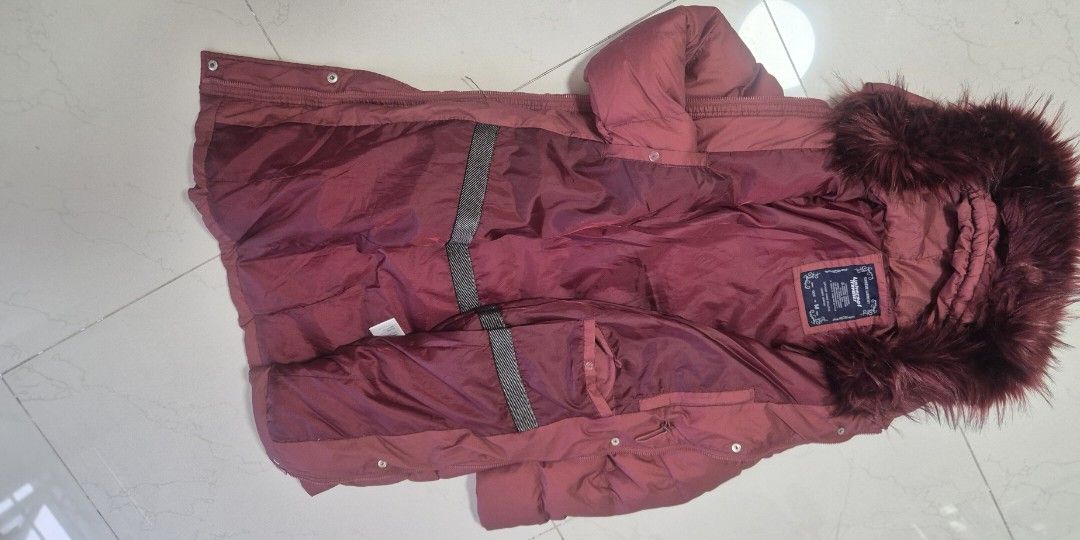 Winter Down Jacket (Category: Coats, Jackets and Outerwear) located in Singapore. Submitted by hee77017 (Listing ID 1353225479, Image 2). Description: Wear only 5 days in Dec 24 as I bring another blue winter jacket. Also, on my sale listing. okay for -30C with 2 layers Mid-Length Goose Down Jacket Bought $255.00 sales cos didn't think go winter area.