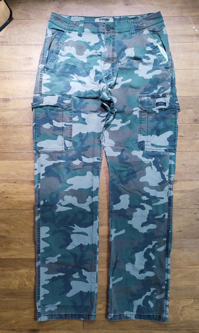 Wrangler Baggy Camou Cargo Pants (Category: Jeans) located in Manila. Submitted by kenthrift2000 (Listing ID 1353373480, Image 1). Description: Wrangler Camou Cargo Pants W34xL44 Freeship 📦 Jnt/Lalamove.