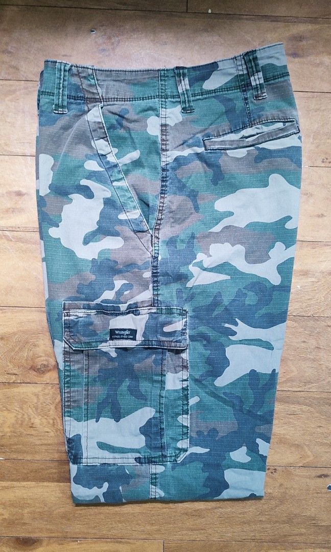 Wrangler Baggy Camou Cargo Pants (Category: Jeans) located in Manila. Submitted by kenthrift2000 (Listing ID 1353373480, Image 3). Description: Wrangler Camou Cargo Pants W34xL44 Freeship 📦 Jnt/Lalamove.
