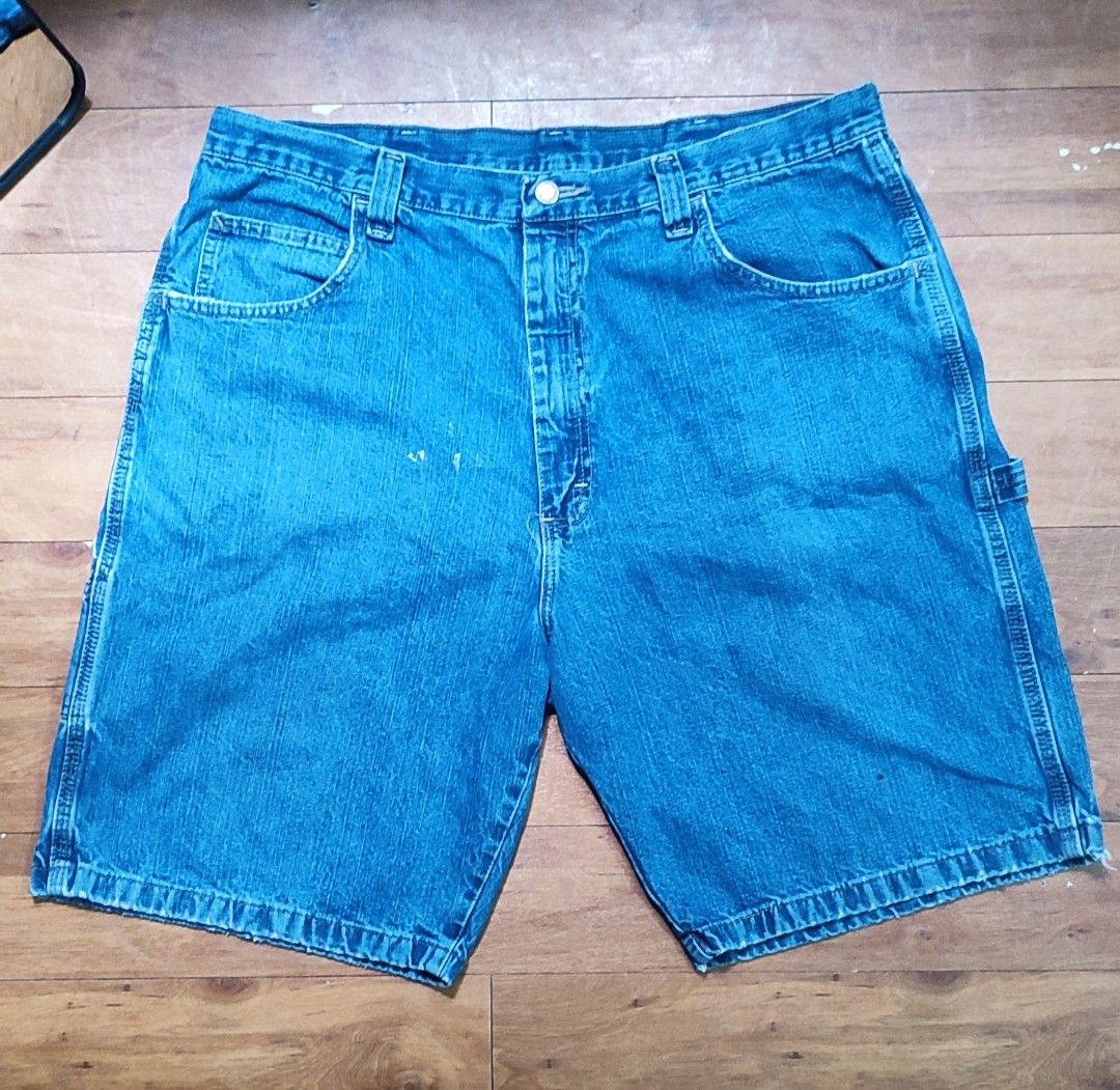 Wrangler Carpenter Jorts (Category: Shorts) located in Manila. Submitted by kenthrift2000 (Listing ID 1353376457, Image 1). Description: Wrangler Carpenter Jorts Bigsize pero basta may sinturon ka ok na ok W38xL22 Freeship 📦 Jnt/Lalamove.