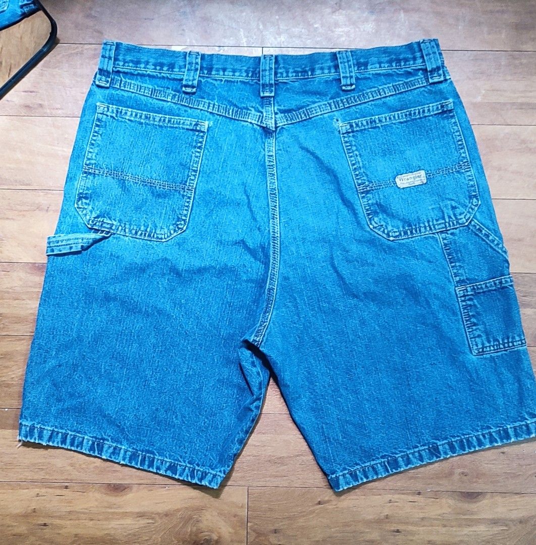 Wrangler Carpenter Jorts (Category: Shorts) located in Manila. Submitted by kenthrift2000 (Listing ID 1353376457, Image 2). Description: Wrangler Carpenter Jorts Bigsize pero basta may sinturon ka ok na ok W38xL22 Freeship 📦 Jnt/Lalamove.
