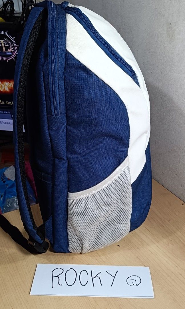 Yonex BP109U Badminton Backpack (25016) (Category: Backpacks) located in Manila. Submitted by rockymagna82486 (Listing ID 1353214339, Image 2). Description: Pre loved authentic Good condition 48x34x23cm Issues: discoloration Pass sa swap Verify all u want Can send videos Location Cubao qc.