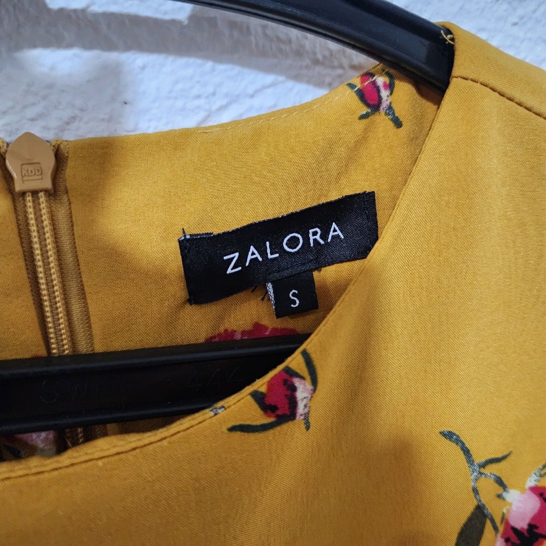 Zalora Mini Dress- Mustard (Category: Dresses) located in Cebu City. Submitted by deecanon (Listing ID 1353357463, Image 2). Description: small.