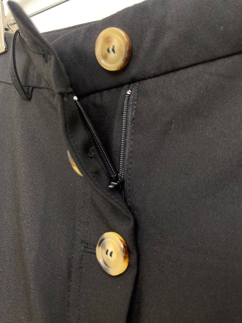 ZARA Black High Waist Trouser (Category: Other Bottoms) located in Taguig. Submitted by thriftygrabs (Listing ID 1353252326, Image 3). Description: New but washed.