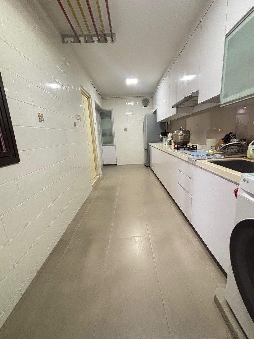5-Room HDB Flat @ 985B Buangkok Crescent for Sale!62853065248515113