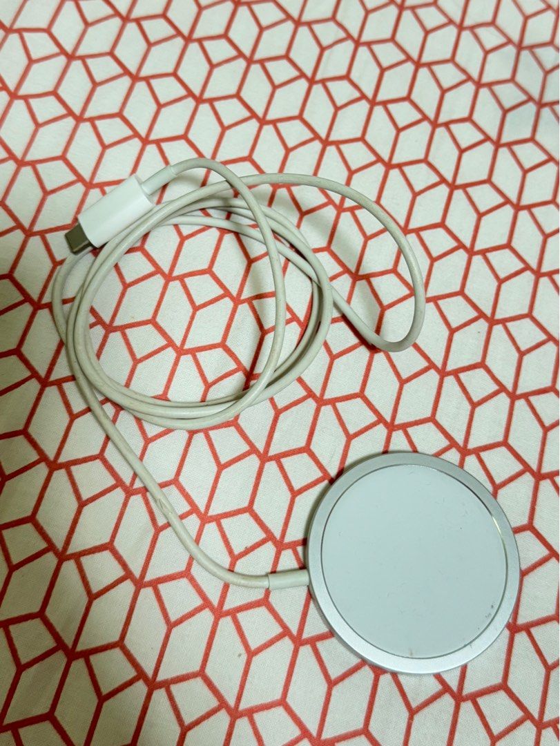 Authentic Apple Magsafe Cable (Category: Chargers & Cables) located in Quezon City. Submitted by buhbyestuff (Listing ID 1353484253, Image 1). Description: Used once only to try.