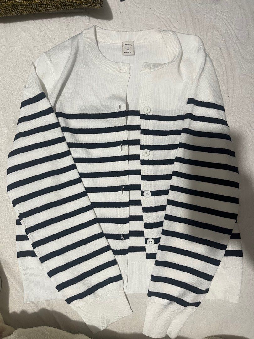 Button Cardigan (Small) (Category: Others Tops) located in Quezon City. Submitted by trishiaa21 (Listing ID 1353553154, Image 1). Description: -brandnew condition -1,099 original price -small size -can fit to small to medium -color whiten with black stripes -no issues.