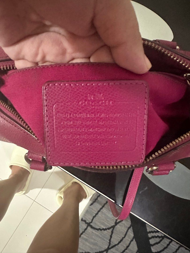 Coach (Category: Luxury Bags & Wallets) located in San Jose del Monte. Submitted by shegotit (Listing ID 1353547225, Image 3). Description: Authentic Coach pink bag, used but not abused .
