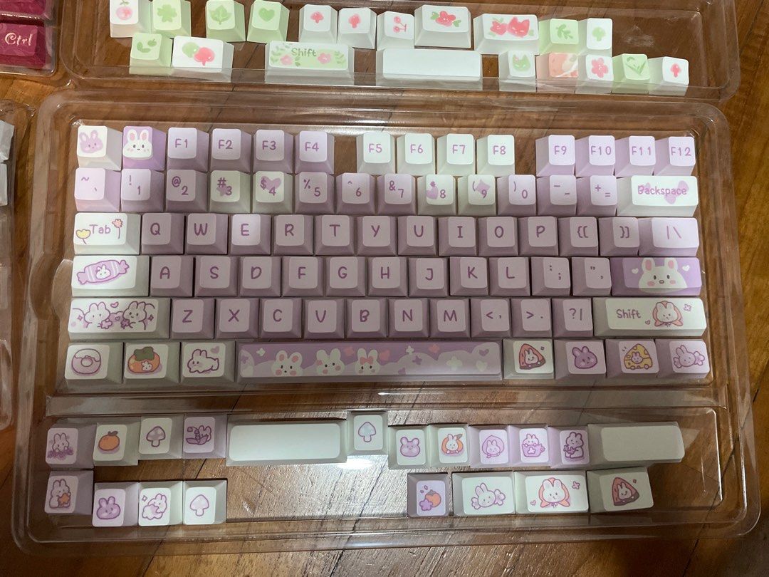 Computer Keycaps (Category: Computer Keyboard) located in Singapore. Submitted by 01760 (Listing ID 1353559258, Image 2). Description: .