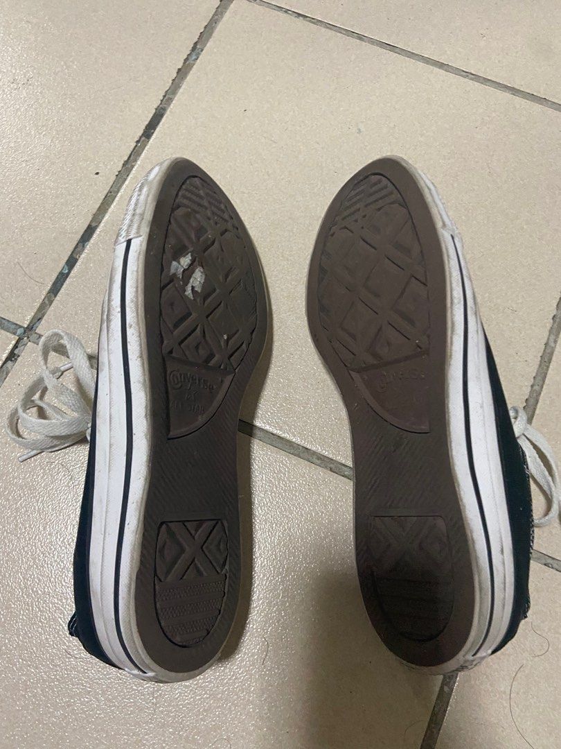 converse chuck taylor black 7.5 US MEN (Category: Sneakers) located in Paranaque City. Submitted by junggwon (Listing ID 1353578416, Image 3). Description: -no issue -ORIGINAL bought it at hong kong last year -box left it at hong kong - used it seldomly pero may scratches due to skateboard pero di naman damaged ( see pic) -never linabhan rfs: decluttering.