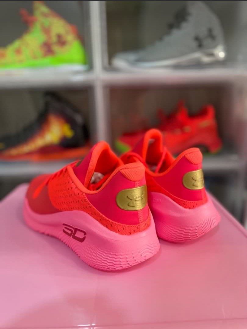 Curry 4 Low Flotro "Flooded" (Category: Sneakers) located in Manila. Submitted by jedmac (Listing ID 1353468120, Image 3). Description: Complete with Box Buyer will handle the Shipment Cost RFS: need cash.