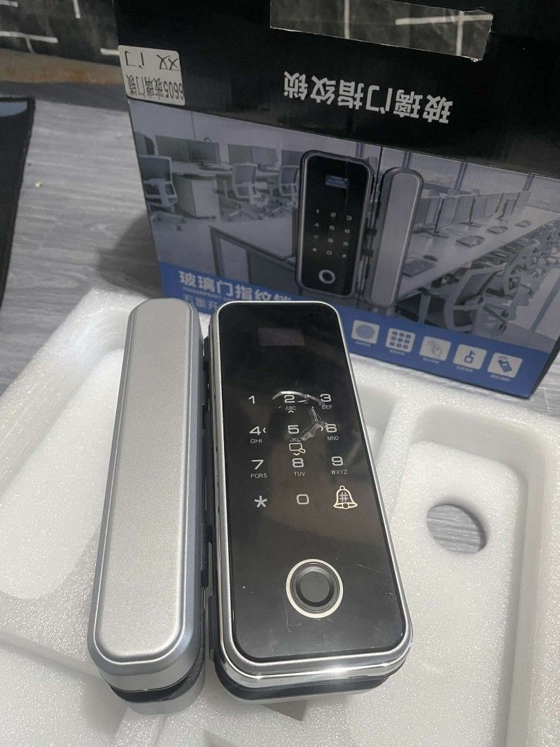 Finger print glass door lock (Category: Locks, Doors & Gates) located in Manila. Submitted by nashkim95 (Listing ID 1353427645, Image 1). Description: negotiable.