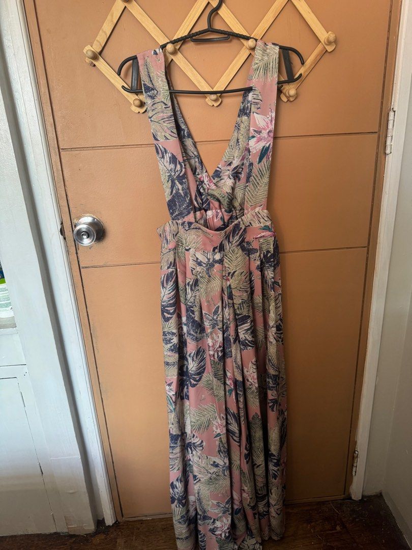 Floral Wide-legged jumpsuit (Category: Jumpsuits) located in Muntinlupa City. Submitted by annemndza (Listing ID 1353546520, Image 1). Description: Can be worn on garden weddings or casually I'm 5'3 tall and I can wear flats or 2" heels with this Medium-Semi Large.