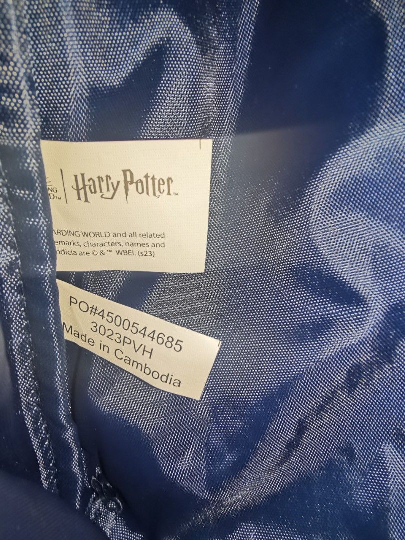 Harry Potter Wizarding World Pouch Organizer (Category: Accessory Holder, Box & Organizers) located in Pasig City. Submitted by puggable (Listing ID 1353579691, Image 2). Description: Harry Potter Wizarding World Souvenir Pouch / Organizer.