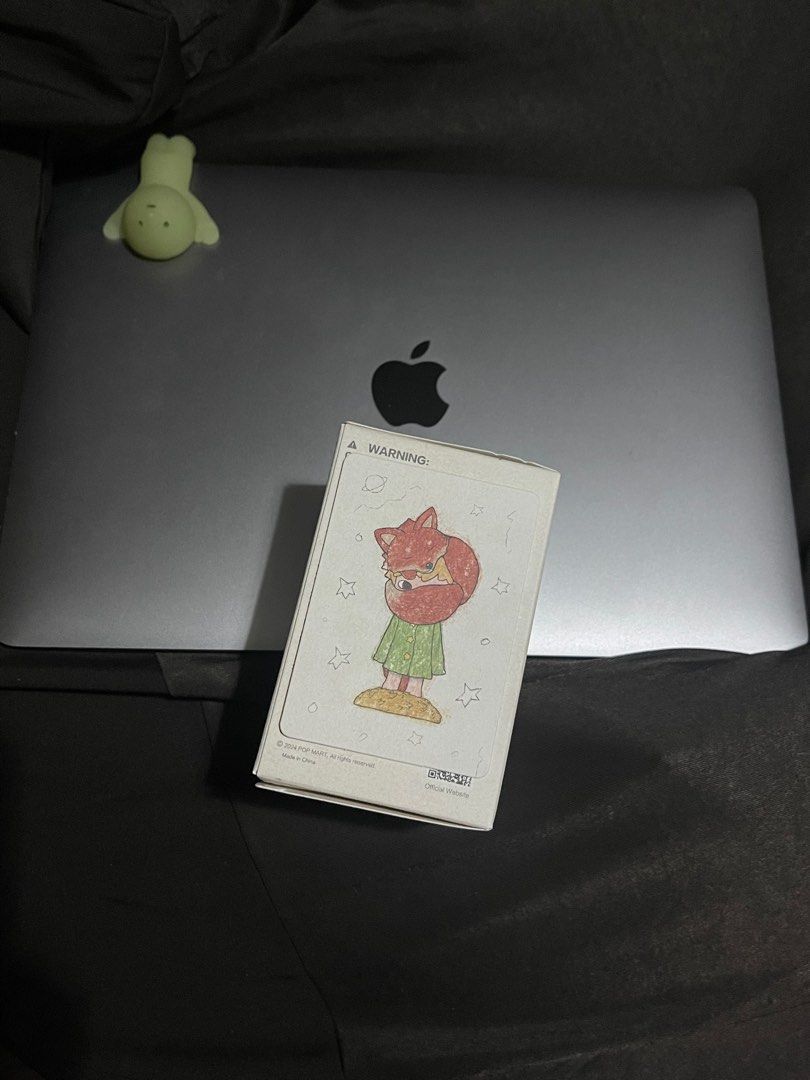 Hirono Le Petit Rose Bundle (Category: Designer & Blind Box Toys) located in Taguig. Submitted by jac_declutters (Listing ID 1353573256, Image 2). Description: Brand new, foil is sealed and box is just opened from the bottom to check Hirono Le Petit Bundle 🥀 Rose 🦊 Fox 🎩 Conceited 📍Makati.